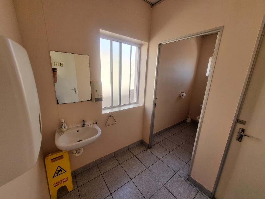 To Let commercial Property for Rent in Marconi Beam Industria Western Cape